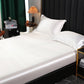🛏️ 50% RABATT NU! Försättsblad i syntetisk satin – silkesmjuk kylning, andningsbar & hypoallergenisk – perfekt för en sval, lyxig och oavbruten sömn 🌙✨
