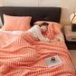 🛏️ 50% RABATT NU! ✨ Tjock kaninplush & mjölkvelourtäcke – molnlik mjukhet, värmeisolering & tidlös design – perfekt för kalla kvällar och mysiga stunder 💤