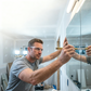 🔧 50% RABATT NU! ✍️ Professionell glasskärare i pennform – hårdmetallhjul, ergonomiskt grepp & exakt skärning – perfekt för speglar, fönster eller glasskonst ✨
