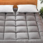 🛏️ 50% RABATT NU! Soft Quilted Mattress Topper – molnlik komfort, 3D-quiltning & andningsbar – perfekt för en skönare sömn året runt ✨
