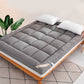 🛏️ 50% RABATT NU! Soft Quilted Mattress Topper – molnlik komfort, 3D-quiltning & andningsbar – perfekt för en skönare sömn året runt ✨