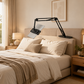 📱 50% RABATT NU! 🛏️ Magnetiskt sängbord surfplatteställ med dold madrass‑bas – handsfree, flervinklad & universell – perfekt för filmtittande och läsning i sängen 🌙✨