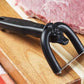 🥩 50% RABATT NU! Handhållen fettborttagare för nötkött & fläsk – U‑formad svärdhållare, rostfria blad & ergonomiskt grepp – perfekt för grillning, måltidsförberedelser och storkok 🍖🔪